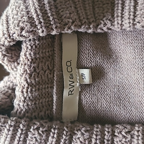 RW short sleeve sweater size s - Picture 3 of 9
